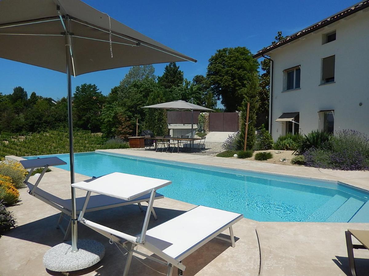B&B Bionzo16 Calosso Luaran gambar